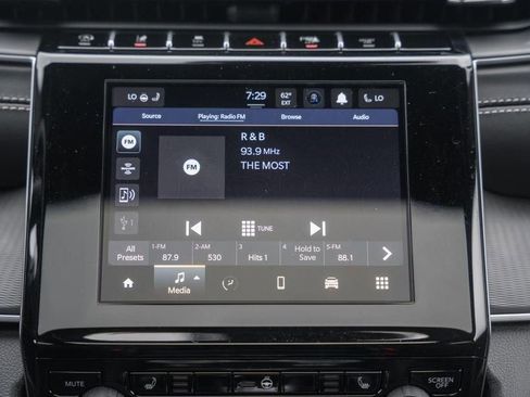 New 2025 Jeep Grand Cherokee Laredo X w/ Luxury Tech Group I image 22