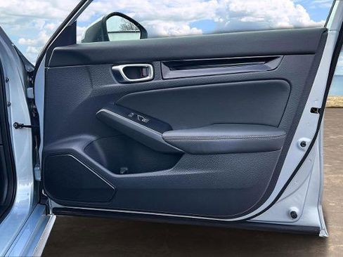 Used 2022 Honda Civic Touring image 28