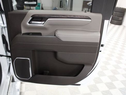 New 2025 GMC Sierra 2500 SLT w/ SLT Premium Package image 45