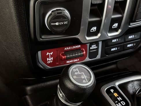 Certified 2024 Jeep Wrangler Willys image 36