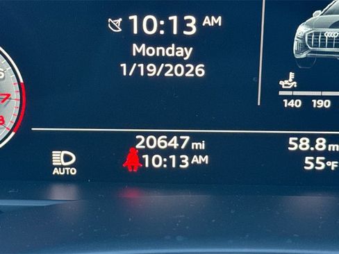 Used 2022 Audi Q8 Premium Plus image 25