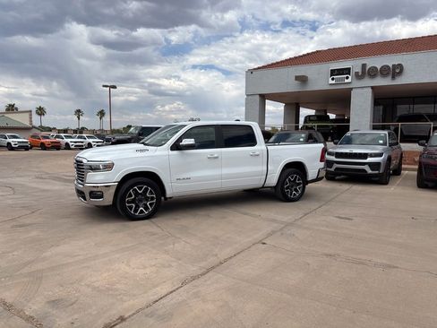 Certified 2025 RAM 1500 Laramie AWD/4WD image 1