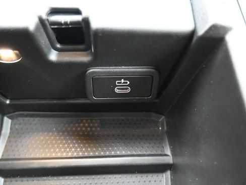 Certified 2024 BMW 430i Coupe w/ M Sport Package image 4