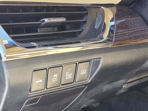 Used 2015 Toyota Avalon Limited image 8