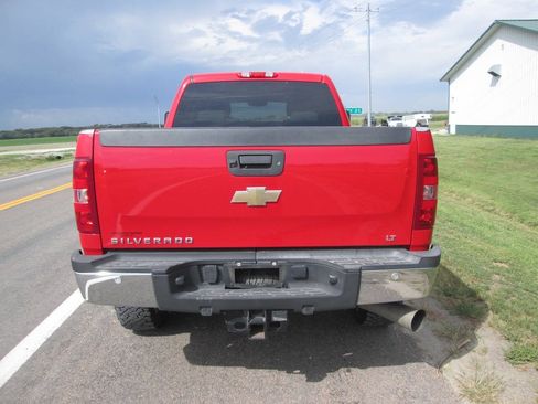 Used 2011 Chevrolet Silverado 2500 LT w/ Interior Plus Package AWD/4WD image 4