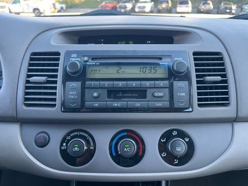 Used 2002 Toyota Camry SE FWD image 16
