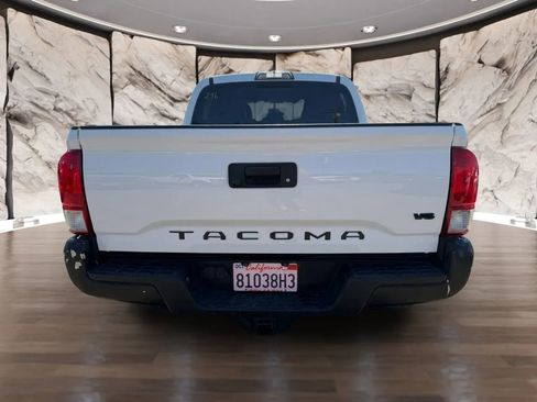 Used 2017 Toyota Tacoma TRD Off-Road w/ Tow Package (A/T) image 7