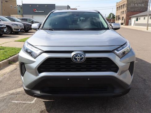 Used 2022 Toyota RAV4 XLE AWD/4WD image 12