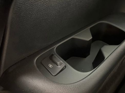 Used 2025 Nissan Pathfinder SL FWD image 30