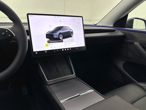 Used 2026 Tesla Model Y Long Range image 27