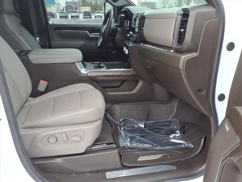 Used 2024 GMC Sierra 2500 SLT w/ SLT Premium Package image 24