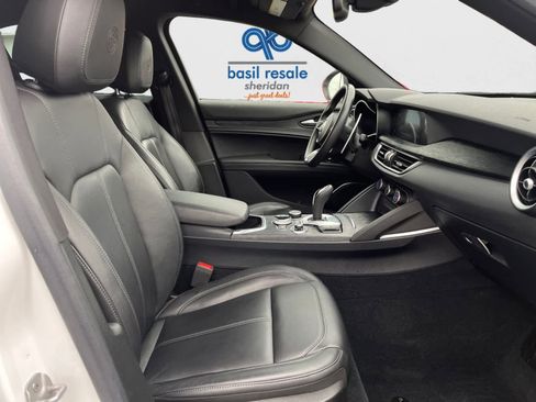 Used 2023 Alfa Romeo Stelvio Sprint AWD/4WD image 17