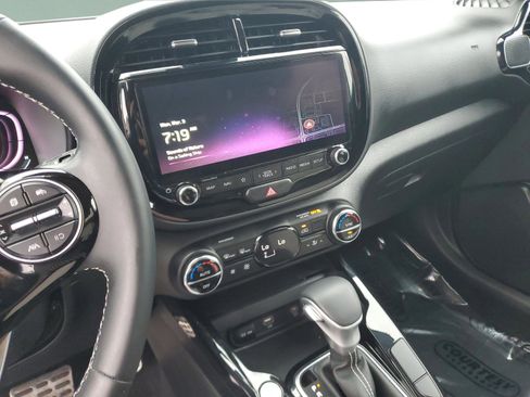 Certified 2024 Kia Soul GT-Line image 29
