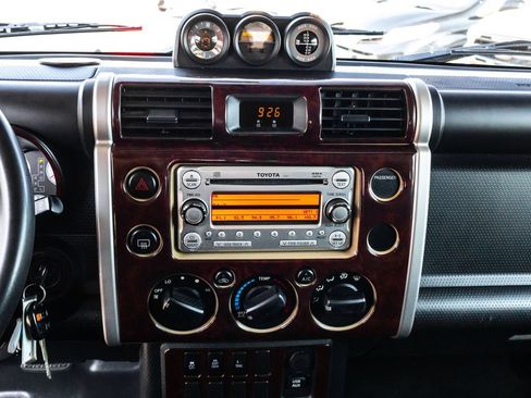 Used 2012 Toyota FJ Cruiser 4WD w/ Convenience Pkg image 41