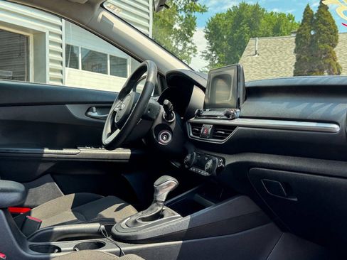 Used 2019 Kia Forte LXS FWD image 11