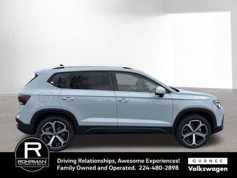 Used 2025 Volkswagen Taos SEL image 11