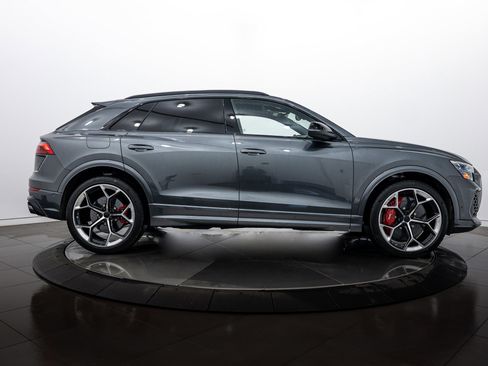 New 2026 Audi RS Q8 performance image 3