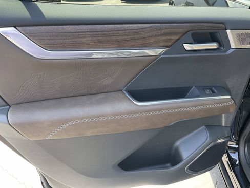 New 2027 GMC Acadia Denali Ultimate FWD image 23