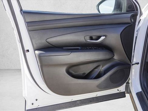 Certified 2025 Hyundai Tucson SEL image 12