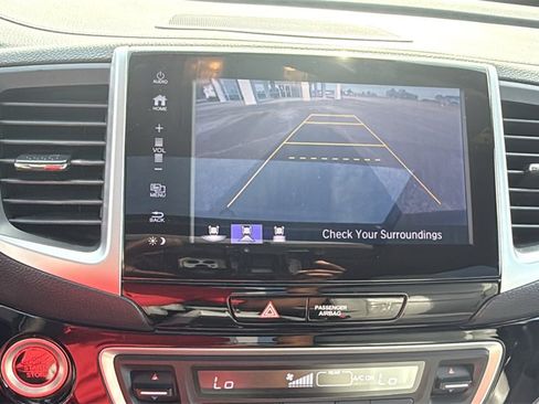 Used 2017 Honda Pilot Touring image 27