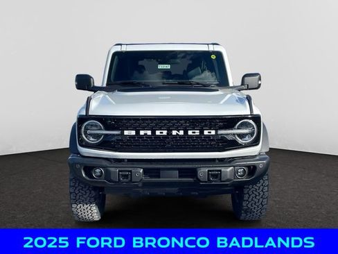 New 2025 Ford Bronco Badlands image 8