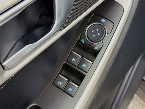 Used 2021 Ford Explorer XLT w/ Equipment Group 202A AWD/4WD image 23