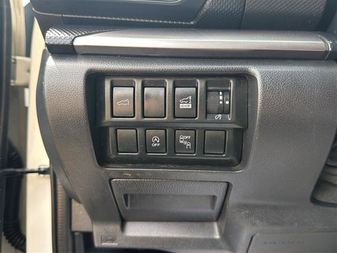 Used 2019 Subaru Forester Premium AWD/4WD image 31