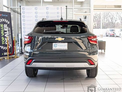 Used 2025 Chevrolet Trax LT w/ Driver Confidence Package FWD image 14