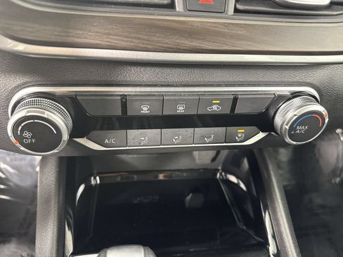 Certified 2024 Nissan Altima 2.5 SV FWD image 10