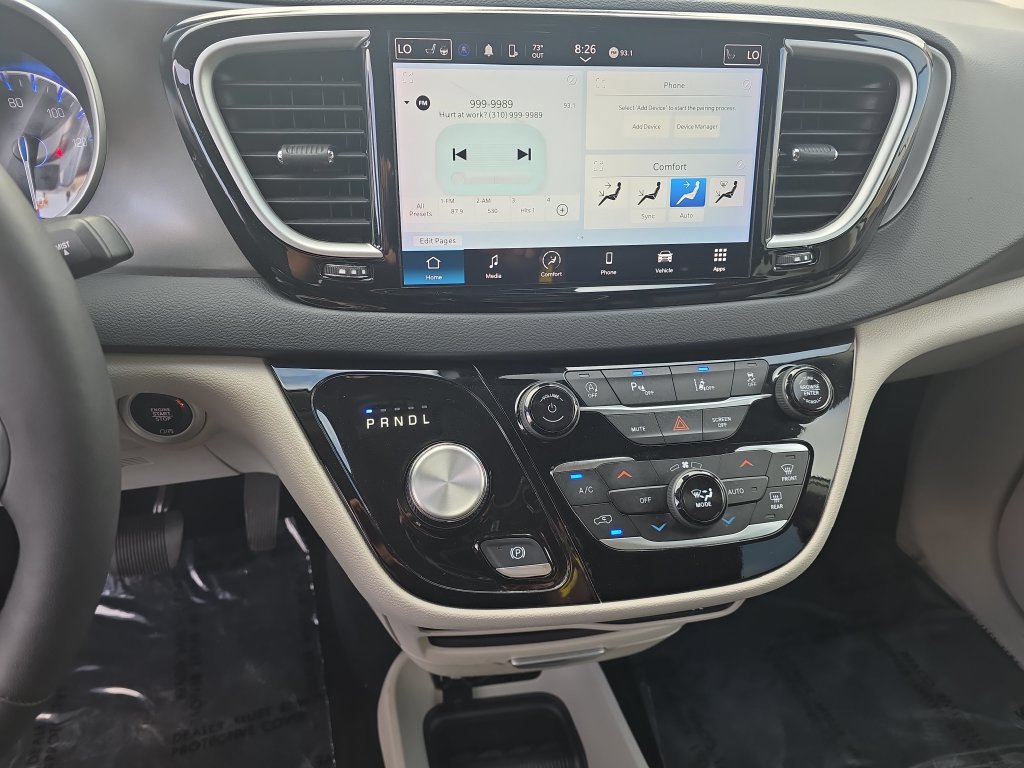 Used 2024 Chrysler Pacifica Touring-L FWD image 16