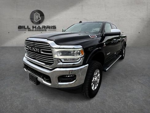 Used 2022 RAM 2500 Laramie AWD/4WD image 1