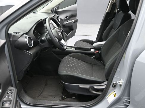 Used 2024 Nissan Kicks SV image 16