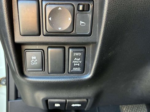 Used 2012 Nissan Juke SL AWD/4WD image 25