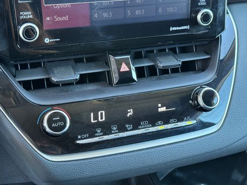 Used 2022 Toyota Corolla LE image 18