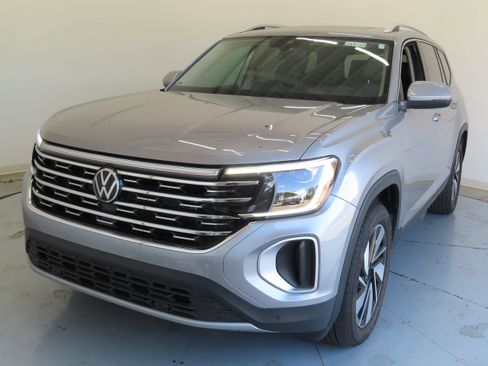 New 2025 Volkswagen Atlas SEL image 9