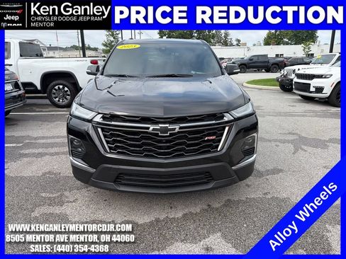 Used 2023 Chevrolet Traverse RS AWD/4WD image 2