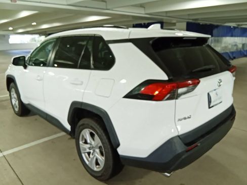Used 2021 Toyota RAV4 XLE AWD/4WD image 7