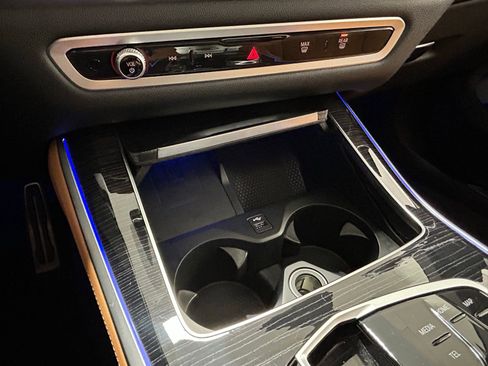 Used 2025 BMW X5 M60i w/ Parking Assistance Package image 20