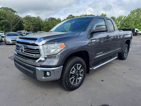 Used 2017 Toyota Tundra SR5 AWD/4WD image 1