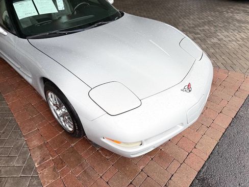 Used 1998 Chevrolet Corvette Coupe image 18