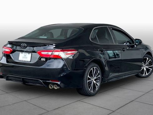 Used 2018 Toyota Camry SE w/ Moonroof Package FWD image 13
