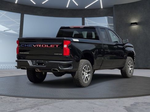Used 2019 Chevrolet Silverado 1500 Custom Trail Boss w/ Custom Convenience Package AWD/4WD image 4