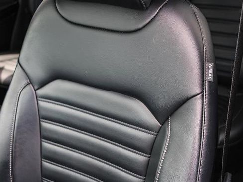 Used 2023 Ford Edge SEL image 24