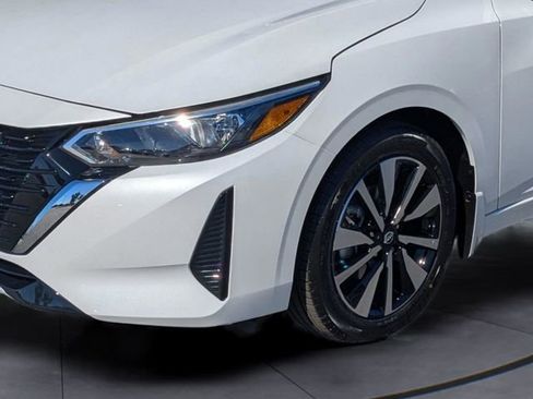 New 2025 Nissan Sentra SV w/ SV Premium Package FWD image 9