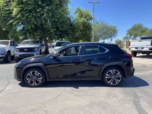 Used 2019 Lexus UX 200 w/ Premium Package FWD image 4