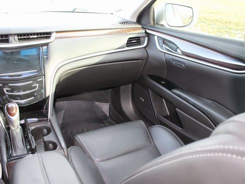 Used 2016 Cadillac XTS Luxury image 34