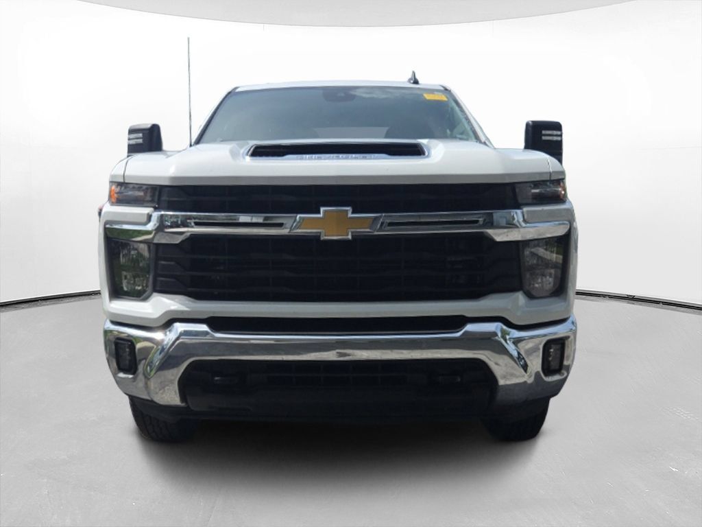 Used 2025 Chevrolet Silverado 2500 LT w/ Convenience Package AWD/4WD image 2