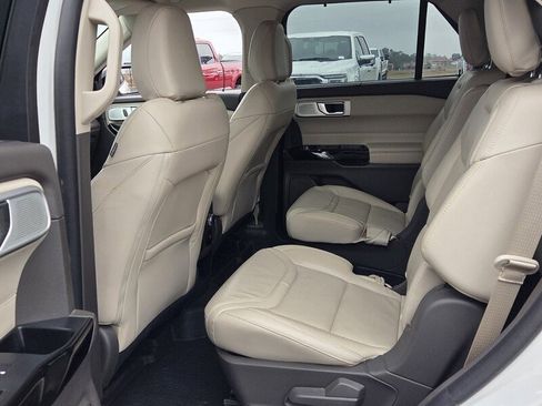Used 2021 Ford Explorer Platinum w/ Equipment Group 601A image 6