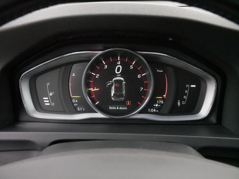 Used 2018 Volvo V60 T5 Cross Country w/ Convenience Package image 21