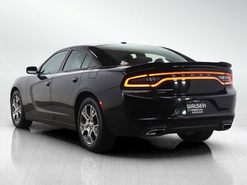 Used 2016 Dodge Charger SE w/ Popular Equipment Group image 3